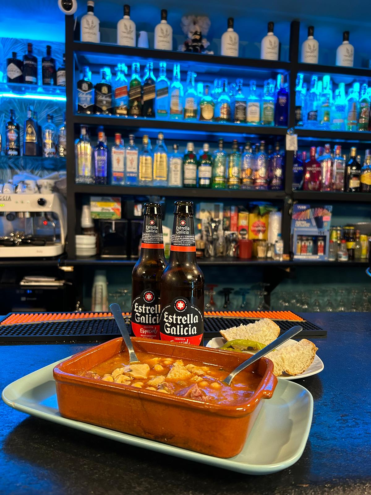 Pub Larry's