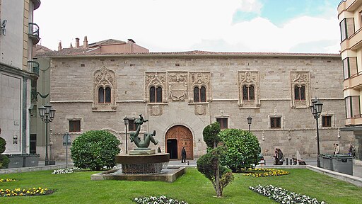 Palacio de los Momos