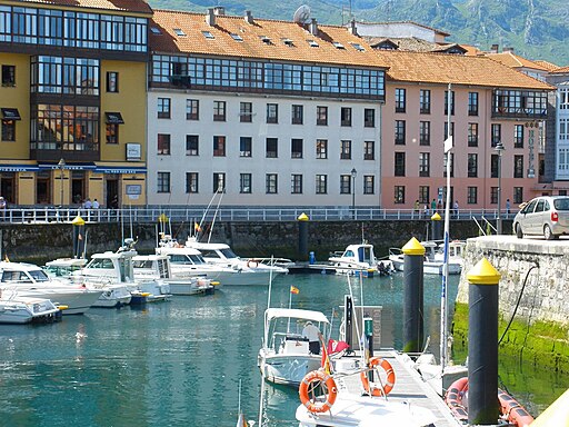 Puerto de Llanes