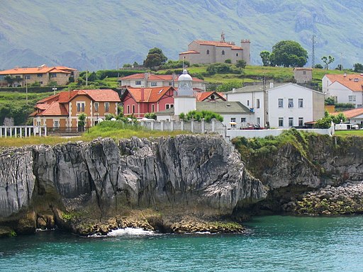 Faro de Llanes